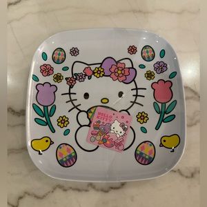 Hello Kitty plates